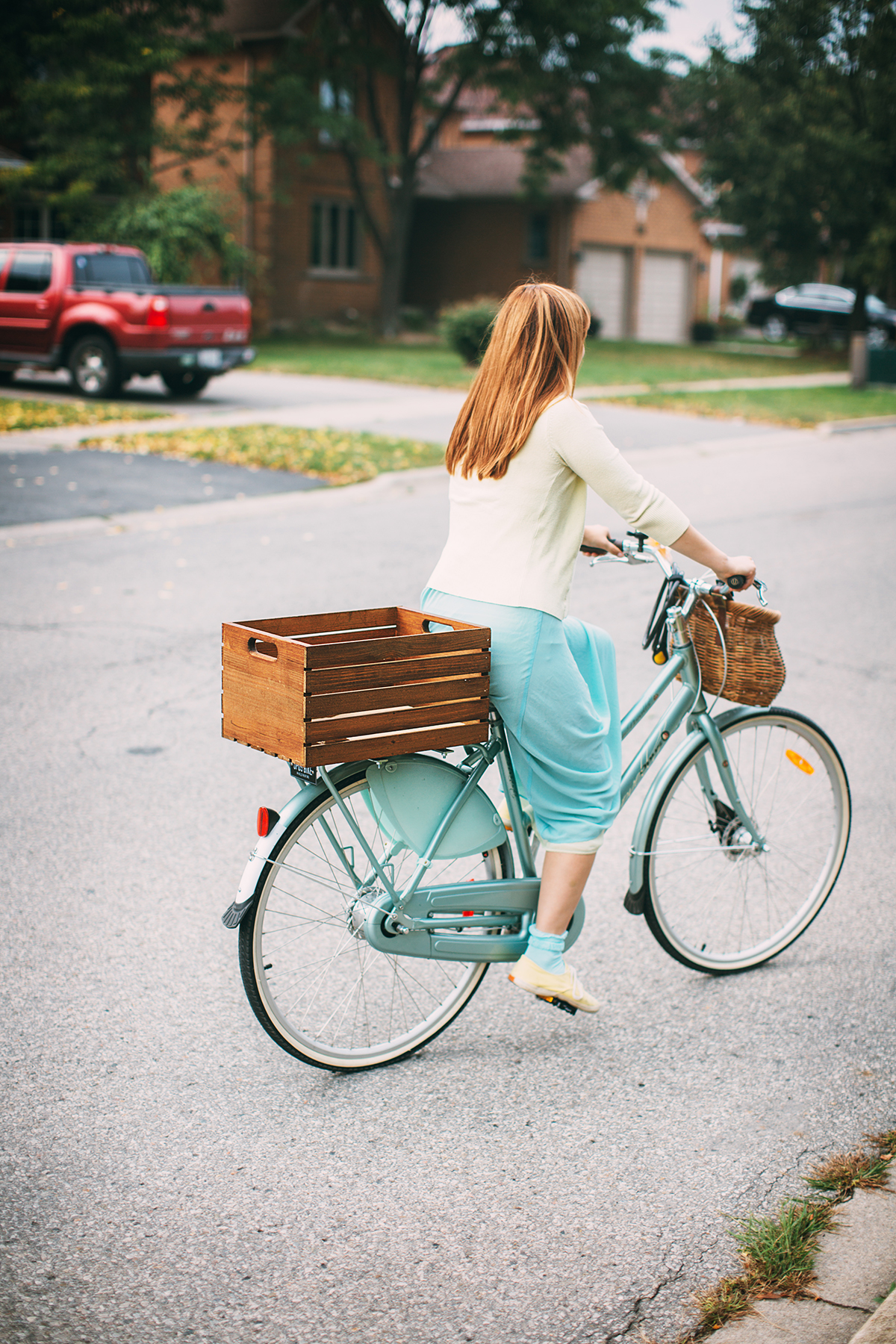 Penelope's DIY Bike Crate - Sara Lynn Paige - Hamilton, Oakville & Toronto  Wedding Photographer