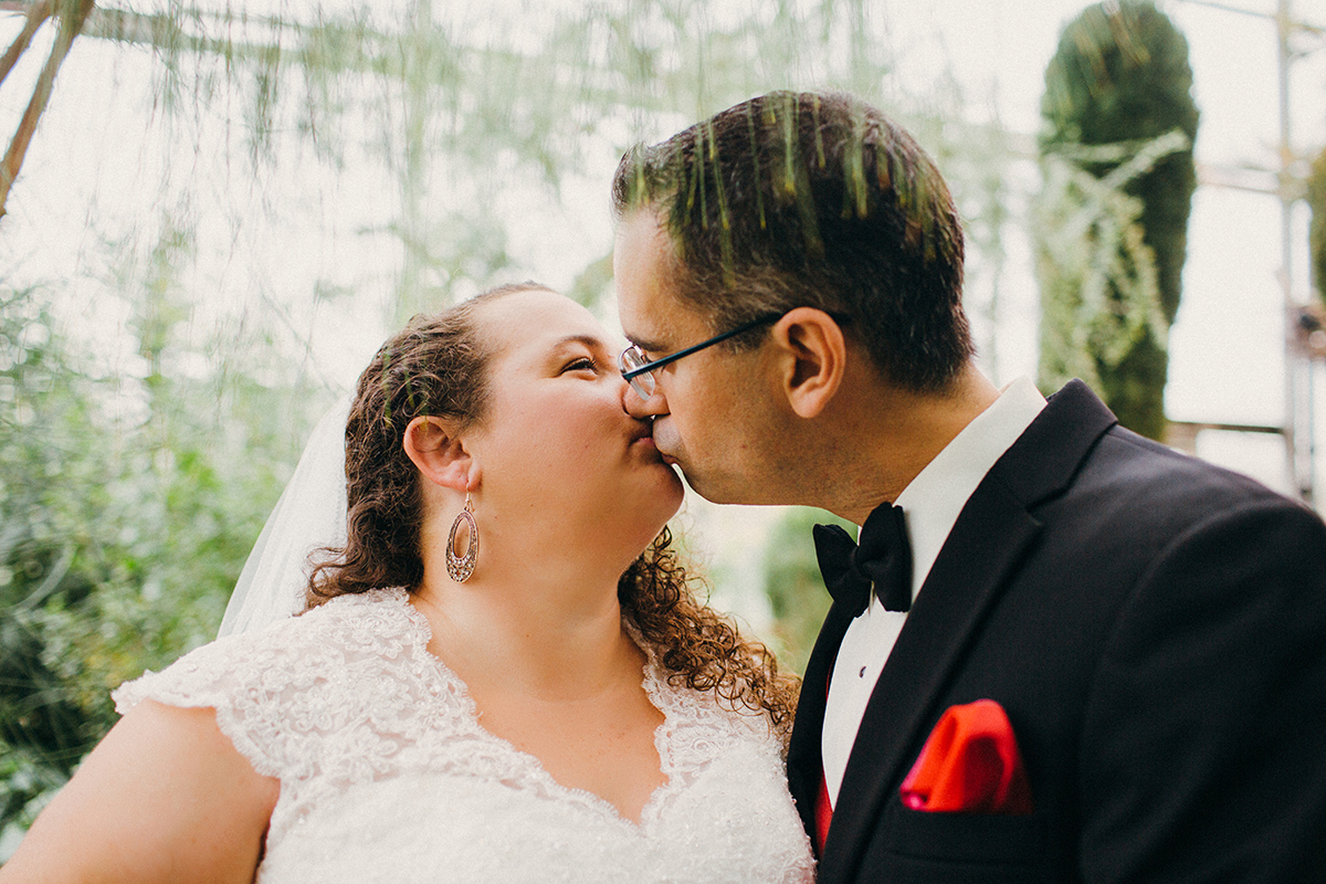 Royal Botanical Garden Ontario wedding photographer